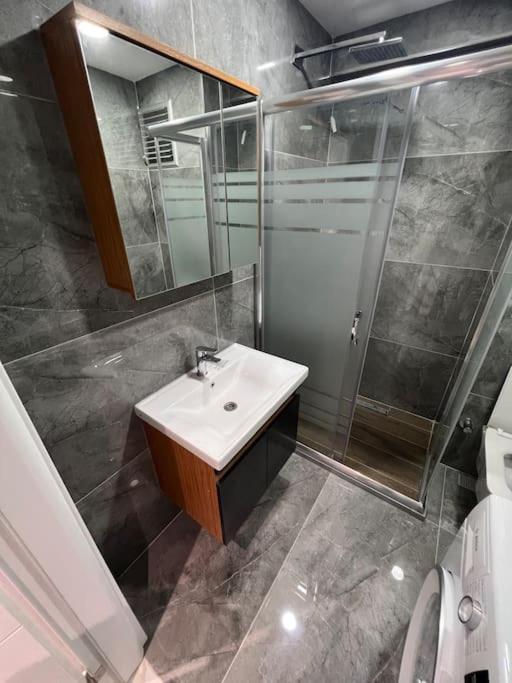 Zeytinburnu Merkezi Konumda, Sifir Daire & Esyalar Lägenhet Istanbul Exteriör bild